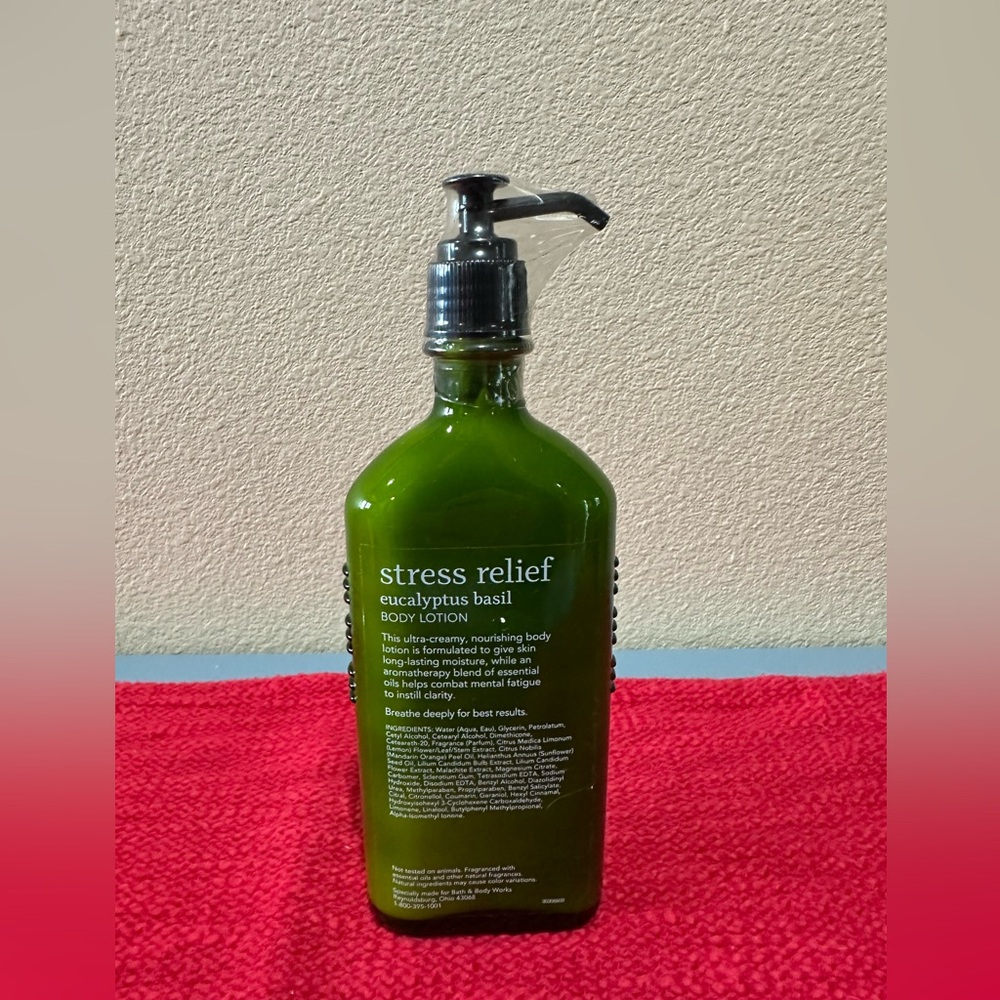 Eucalyptus Basil Bath Body Works Aromatherapy Body Lotion Stress Relief - Picture 2 of 2